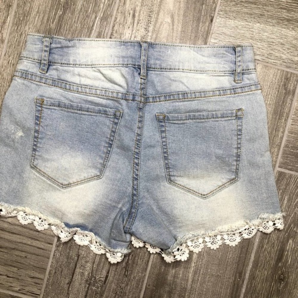 London low rise light wash flower lace Shorts 7